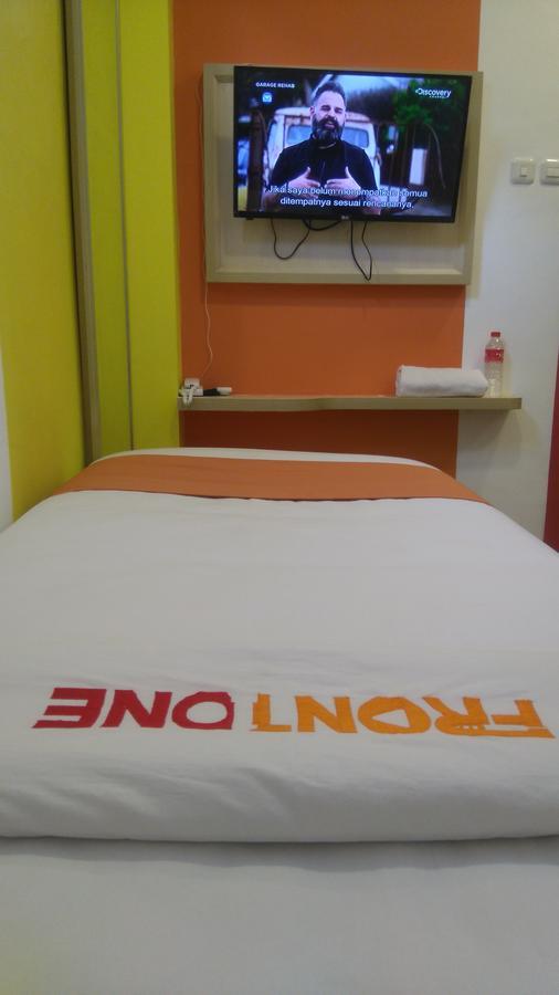 Djo Front One Inn Bengkulu Kültér fotó