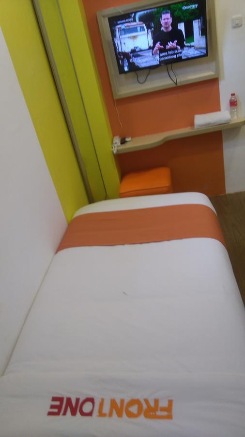 Djo Front One Inn Bengkulu Kültér fotó