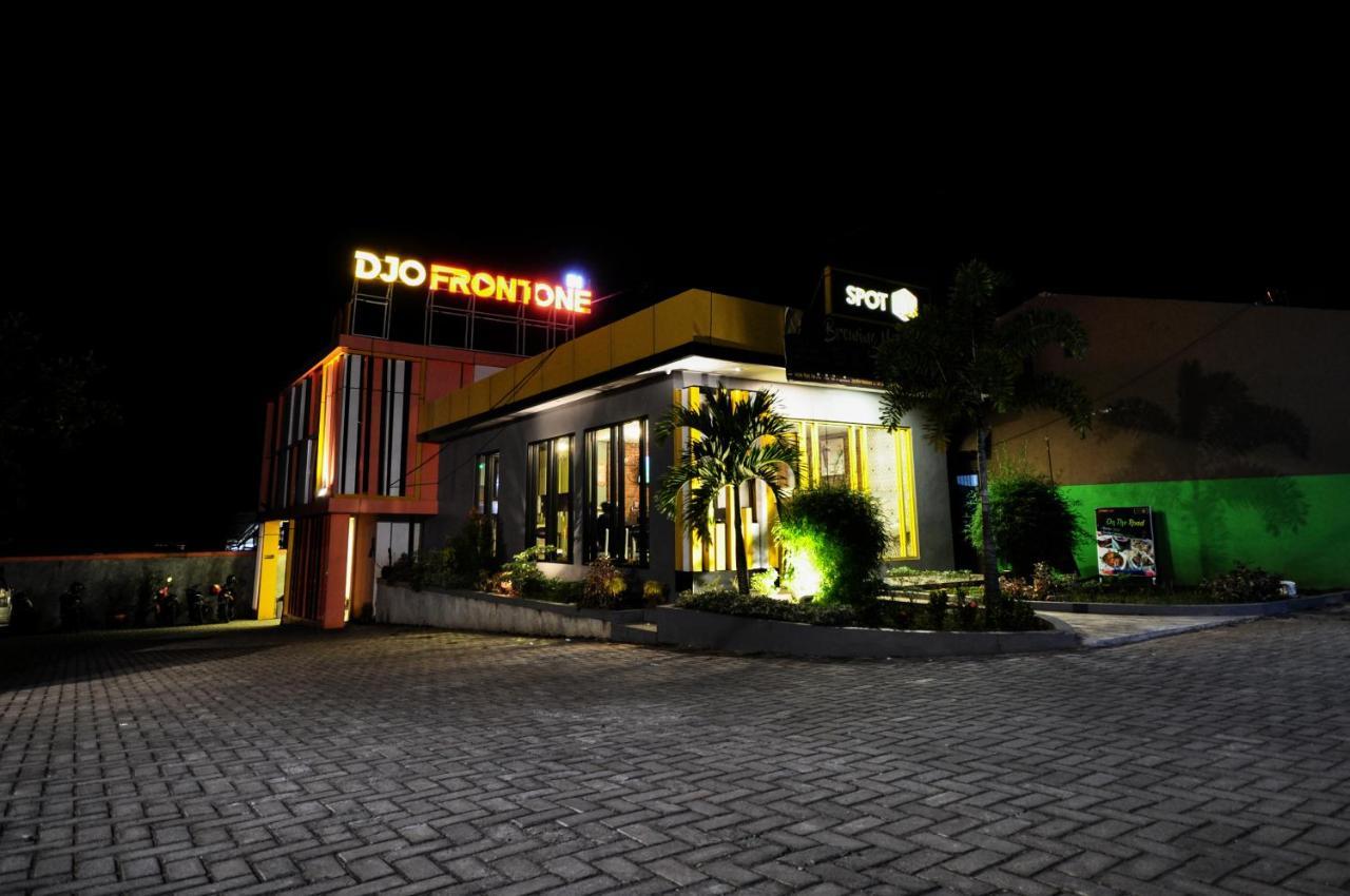 Djo Front One Inn Bengkulu Kültér fotó