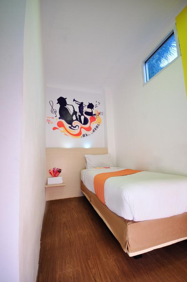 Djo Front One Inn Bengkulu Kültér fotó