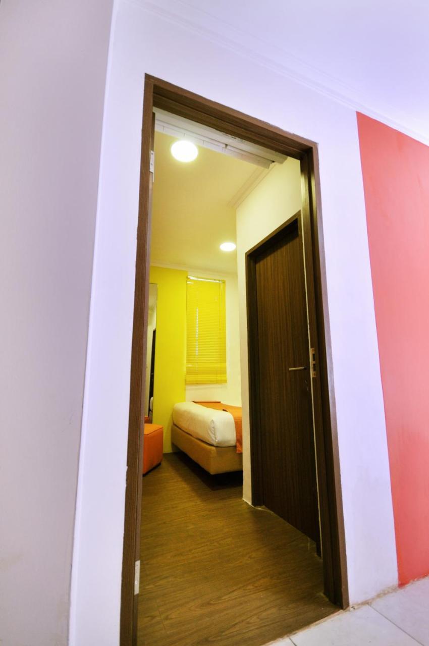 Djo Front One Inn Bengkulu Kültér fotó