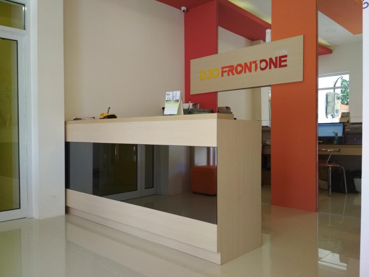 Djo Front One Inn Bengkulu Kültér fotó